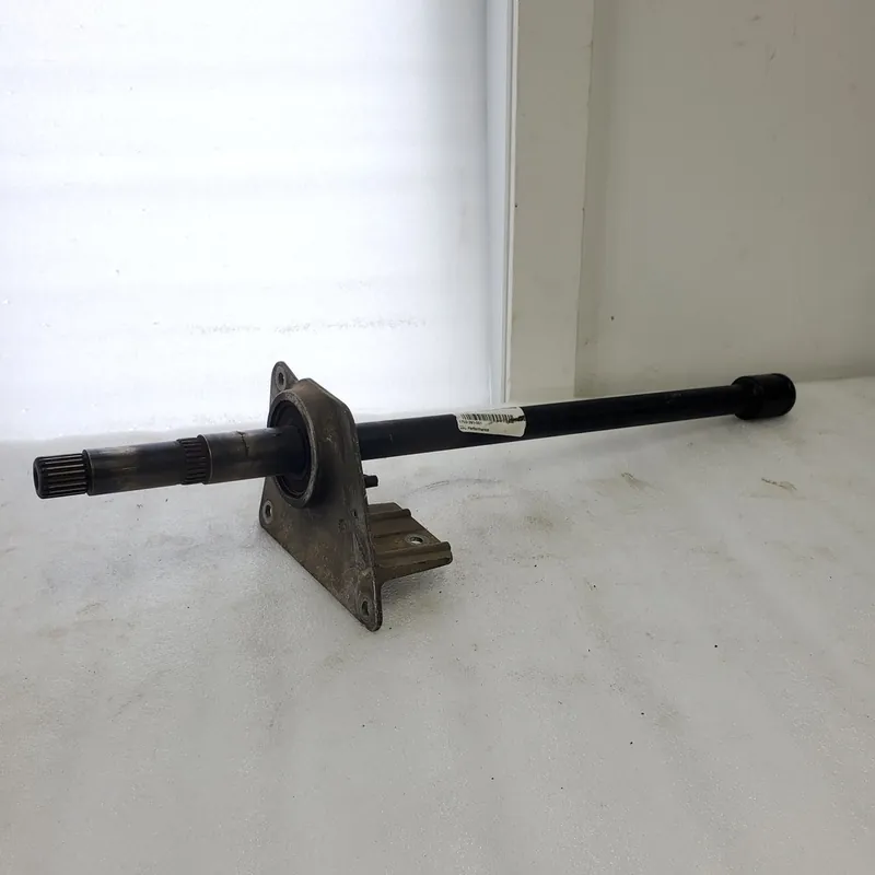 shaft, driven - assembly (inc. 22-26 and 28-30) Gros Lot